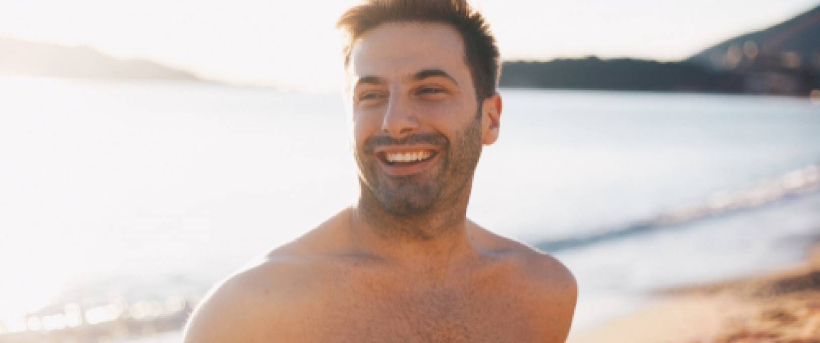 Fantasme homosexuel : A genoux en train de faire une fellation