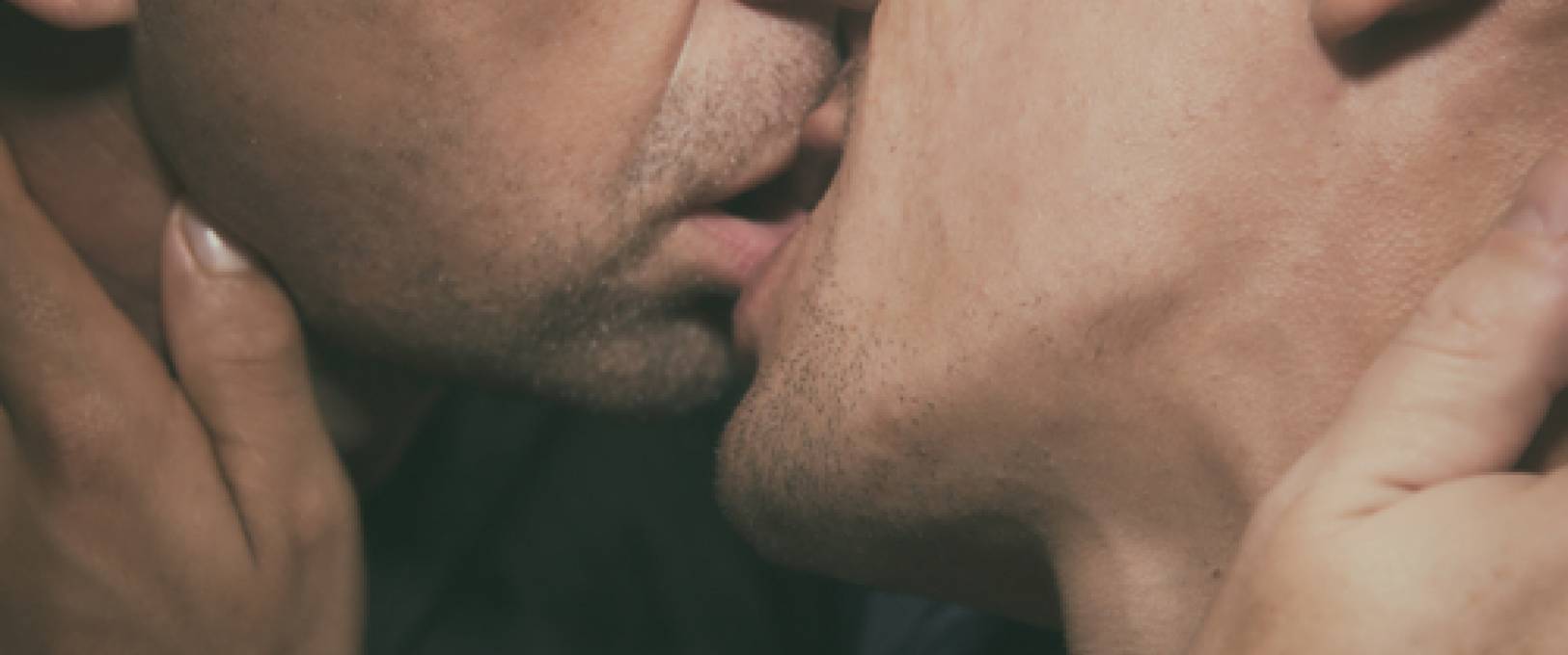 Histoire de bisexuel : Un mec hétéro qui traverse une phase de confusion